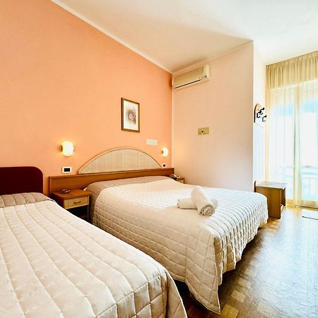 Hotel Villa Grazia Чезенатико Экстерьер фото