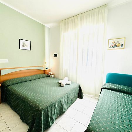 Hotel Villa Grazia Чезенатико Экстерьер фото
